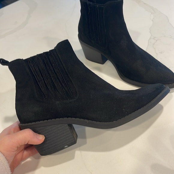 ‼️ SALE ‼️ Cowgirl Black Ankle Boots - Picture 5 of 5